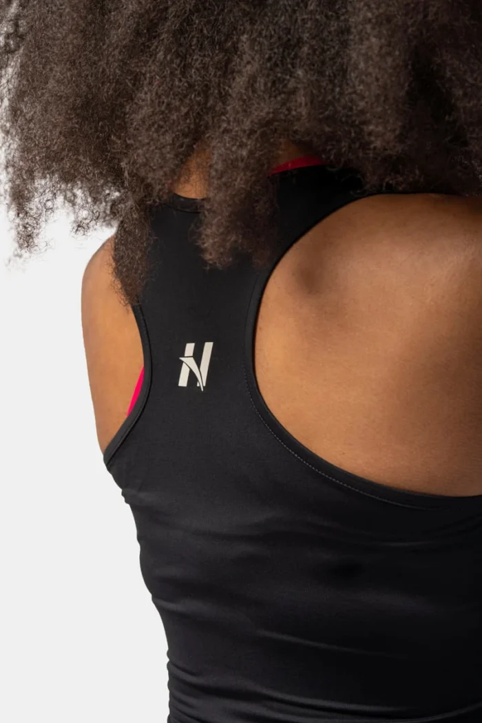 Nebbia Slim-fit Crop Tank Top  Topper
