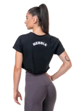 Nebbia Loose Fit & Sporty Crop Top  Topper