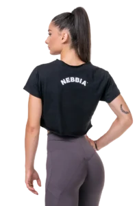 Nebbia Loose Fit & Sporty Crop Top  Topper