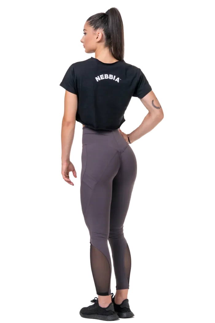 Nebbia Loose Fit & Sporty Crop Top  Topper
